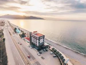 MY SUNSET BEACH HOTEL - 吉雷松