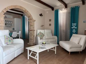 Tre Laghi Countryhouse Luminous with pool and aircon