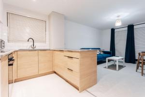 Stunning 2 bedroom flat in town