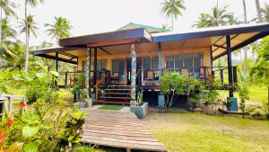 Gilligans Port Barton Beach Resort