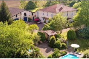 Large country house, private pool & large garden