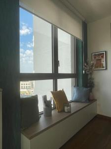 2-Bedroom Oasis in the heart of the Waterfront