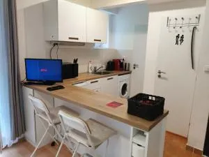 City Lights Apartment with Terrace - 24 Hours Check in - Bratislava
