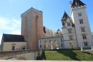 Appartements Quartier Historique du Chateau bel appt meuble : photos des chambres