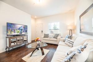 Lovely and Cozy Townhome Near Disney Parks