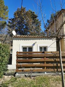 Appartements Studio independant a 2 minutes du golf du Luberon : photos des chambres