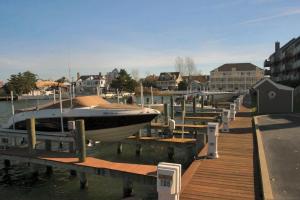 Harbour Island 403L condo