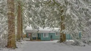 Twin Cedars Getaway - Meredith Lodging - Zigzag