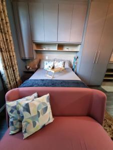 Flat luxo, mobiliado c ar, wi-fi, pisc. e academia