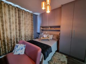 Flat luxo, mobiliado c ar, wi-fi, pisc. e academia