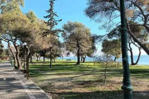 Doll house next to the sea - Kineta
