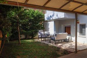 Pame Rentals - Cozy Glyfada Stay with Free Parking