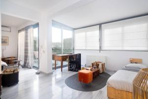 The Parthenon View in the Historical Center!