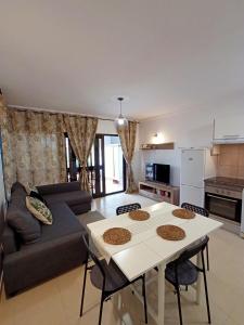 Scorpio Golf Apartment