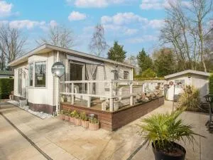 Lovely chalet in Hoek with terrace - 比尔弗利特