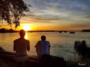 DON DET Souksan Sunset Guesthouse and The Xisland Riverview Studio