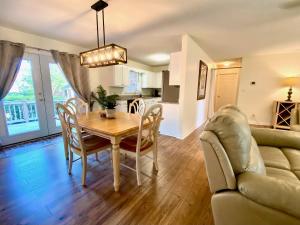 Cozy three bedroom house with fireplace