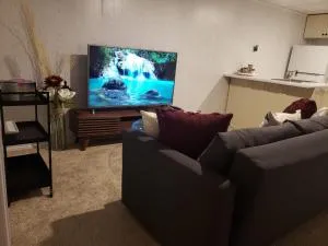 2plex, Choose, 1of 2 entire units apparts - Ancaster