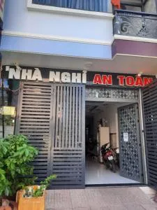 Nhà Nghỉ An Toàn - Xa Thang Nhut