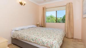 Water Views - Top Floor -Clearview Apartments South Esp, Bongaree