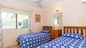 Water Views - Top Floor -Clearview Apartments South Esp, Bongaree