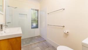 Decked out for a Fantastic Holiday - Winnett St, Woorim (Upstairs only)