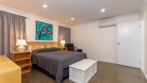 Decked out for a Fantastic Holiday - (Whole house) Winnett St, Woorim