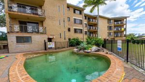 Bribie Escape, Top Floor Unit with Waterviews