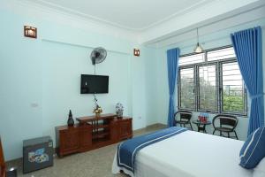 One Bed Room with Shower