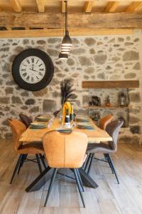 Lodge ou Gîte de caractére avec jaccuzi spa piscine