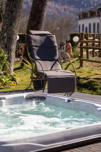 Lodge ou Gîte de caractére avec jaccuzi spa piscine