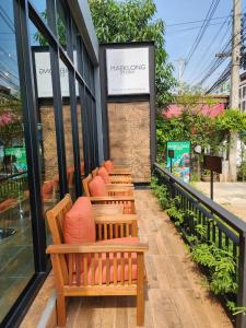 The Bedrooms Maeklong and Services Apartment