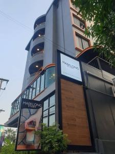 The Bedrooms Maeklong and Services Apartment