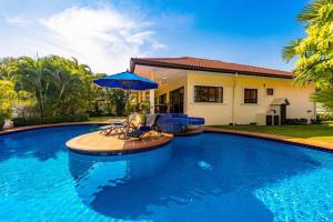 Cozy 3 Bedroom Pool Villa Close to Town - CV3L