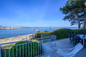 Maisons de vacances Maison de 4 chambres a Loctudy a 100 m de la plage avec vue sur la mer jardin clos et wifi : photos des chambres