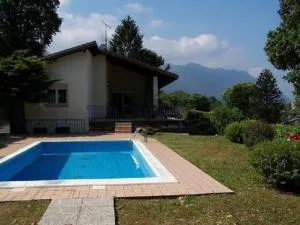 Britta - 杰尔米尼亚加