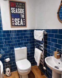 Mermaid Cottage Teignmouth by the beach SLEEPS 7