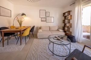 06B - Beautiful apartment with terrace sea view