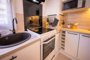 06B - Beautiful apartment with terrace sea view