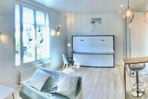 Studio de Luxe Meublé ,Clim et Parking Options, lave-linge