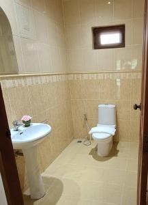 Beautiful bungalow with shared outdoor pool and 2km from the beach