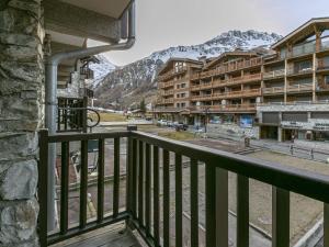 Appartement central Val dIsère, ski aux pieds, 2 chambres, Wifi - FR-1-519-31