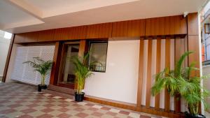 Revostay Royel by Crossway