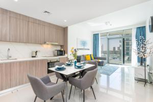 Vacay Lettings - Private Beach Access -Emaar Beachfront