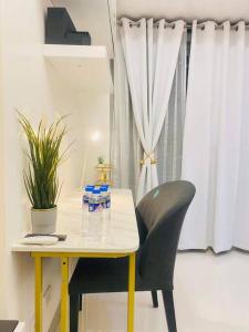 Uptown Parksuites Tower 2