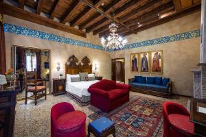 Junior Suite with Canal View