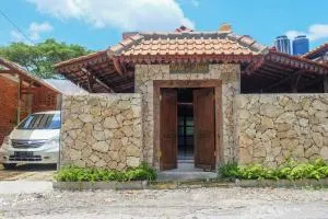 Notojiwo Private House 2 rooms - Jetis