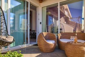 Purple SeaView Apartment