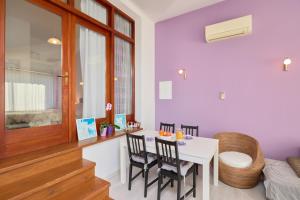 Purple SeaView Apartment