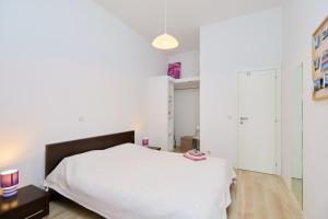 Purple SeaView Apartment